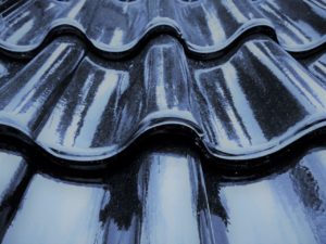 Blau glasierte Ziegel