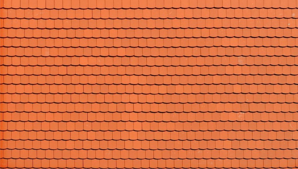 Dachziegeln einfach und doppelt verlegen